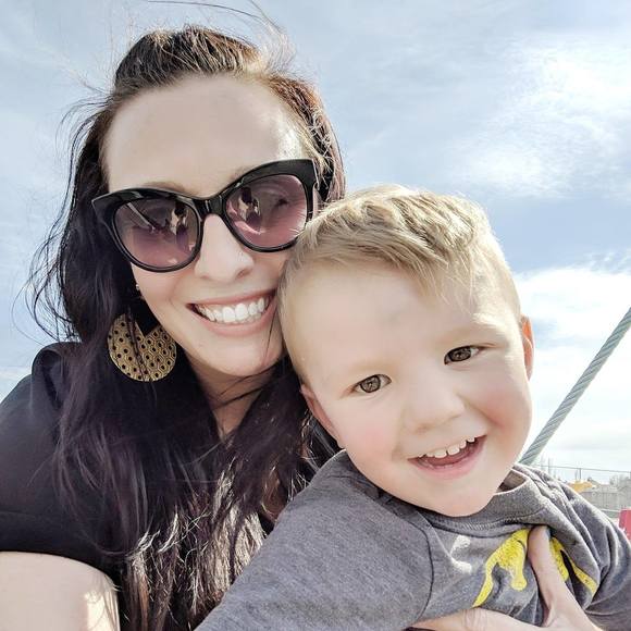 Meet your Posher, Jenn - Picture 1 of 1